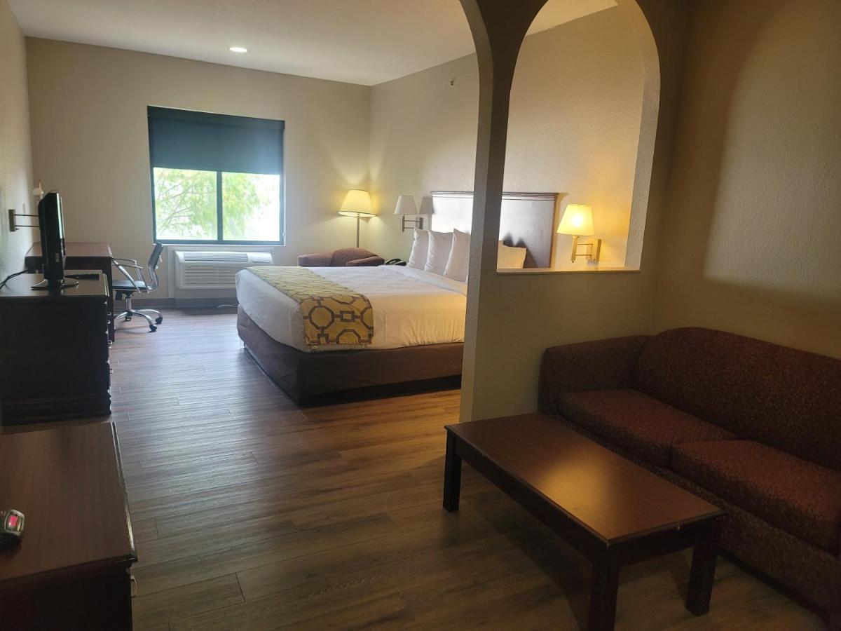 Baymont By Wyndham Houston Brookhollow Exterior foto