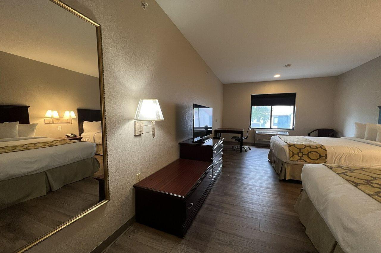 Baymont By Wyndham Houston Brookhollow Exterior foto